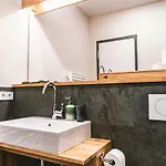 Apartmanhotel Gut Huegle Erlebnishof & 4*