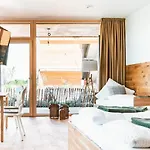 Gut Huegle Erlebnishof & Apart Otel 4*
