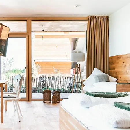 Gut Huegle Erlebnishof & Apartmanhotel 4*